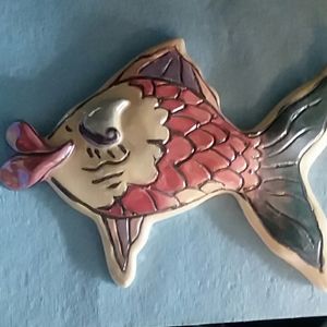 Kissy fish collectables small pink wall hanging
